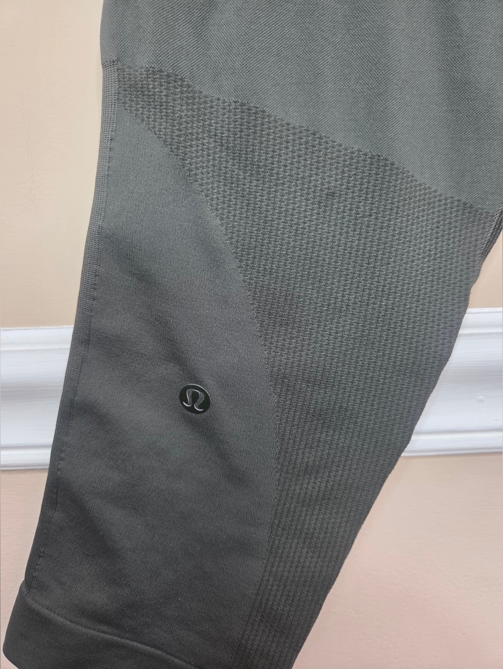 Lululemon Zone In Crop Dark Slate fit size 10 rare - Picture 6 of 13